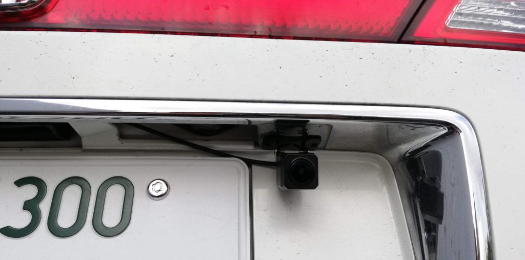 ミラー型のドラレコ レビュー バックカメラの取り付け位置は車外 車内 調査 検討編
